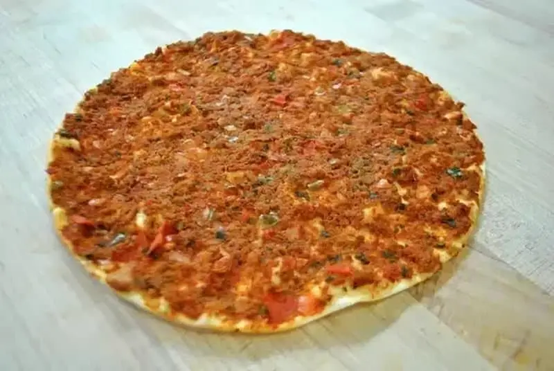 لحم بعجين موتزريلا